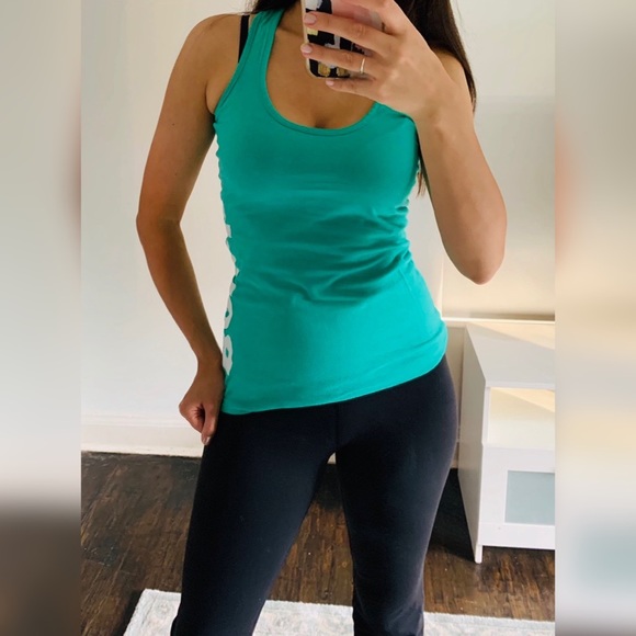 Cute Green Bench Tank - Picture 1 of 6